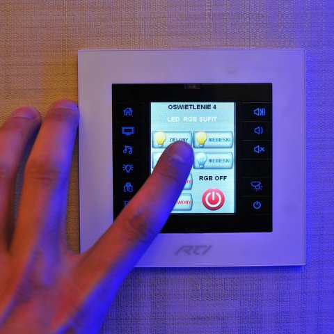 Zdjęcie: Wyświetlacz Nextion z ESPHome w Home Assistant: panel ścienny
